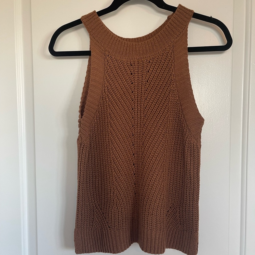 Cute summer sweater -never been worn.